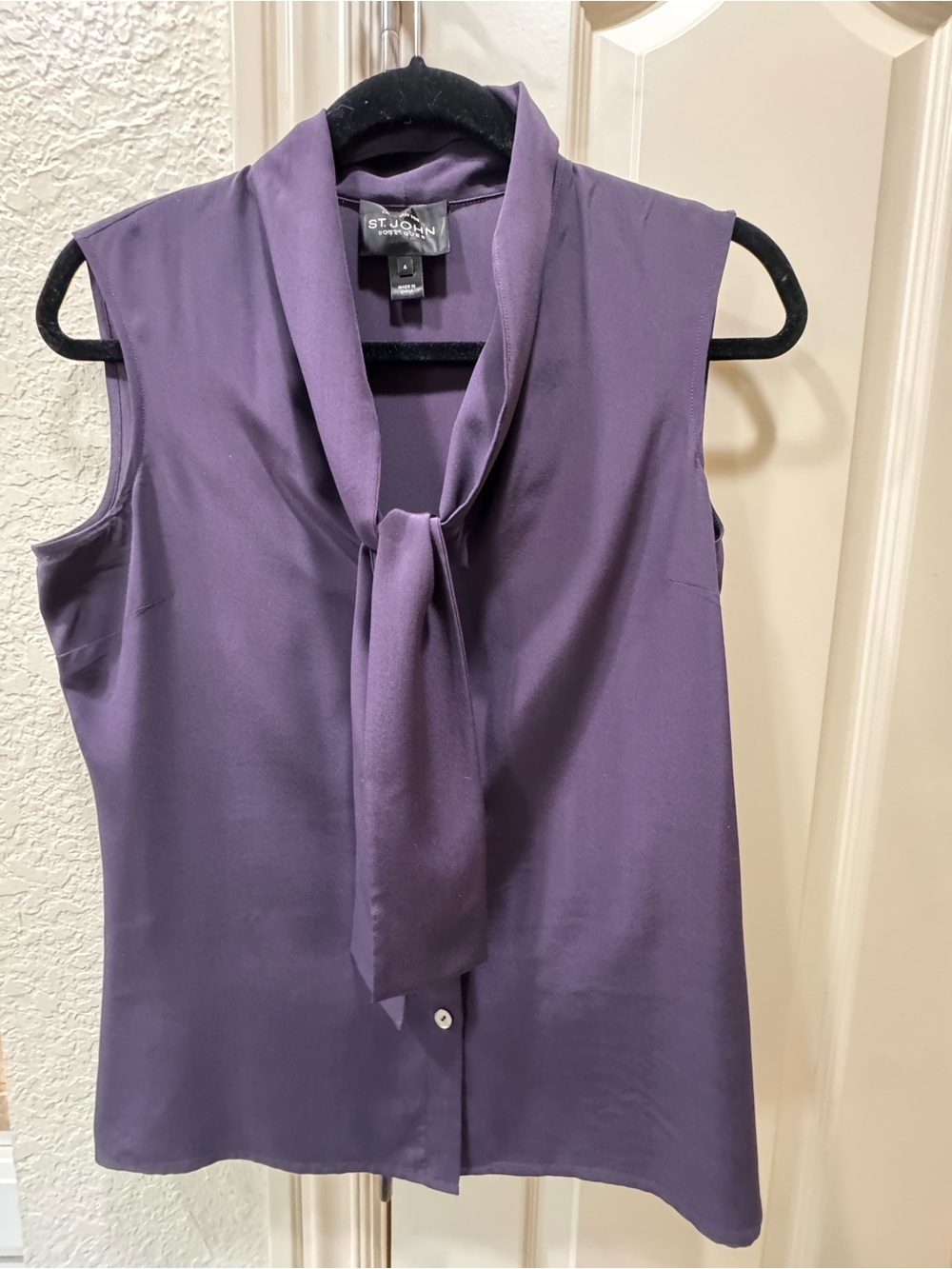 St. John Sleeveless Tie-Neck Blouse in Deep Purple